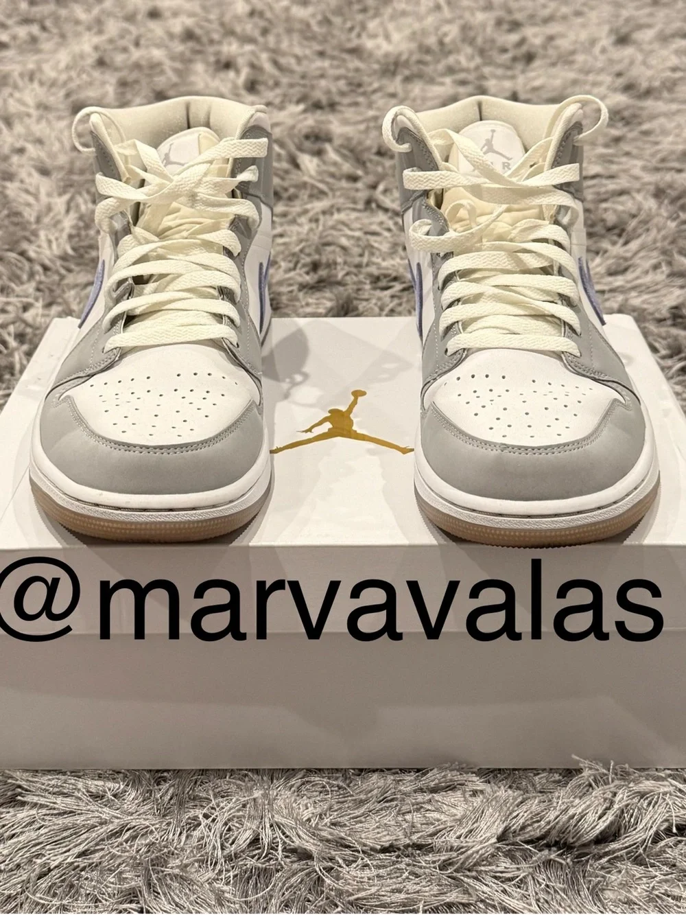 Jordan 1 Mid Wolf Grey. Mens 10.5 / Womens 12